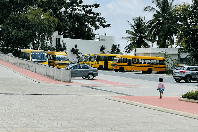 https://bsrnsv.com/wp-content/uploads/2021/10/Facilities-Yelachaguppe-School-Bus.png